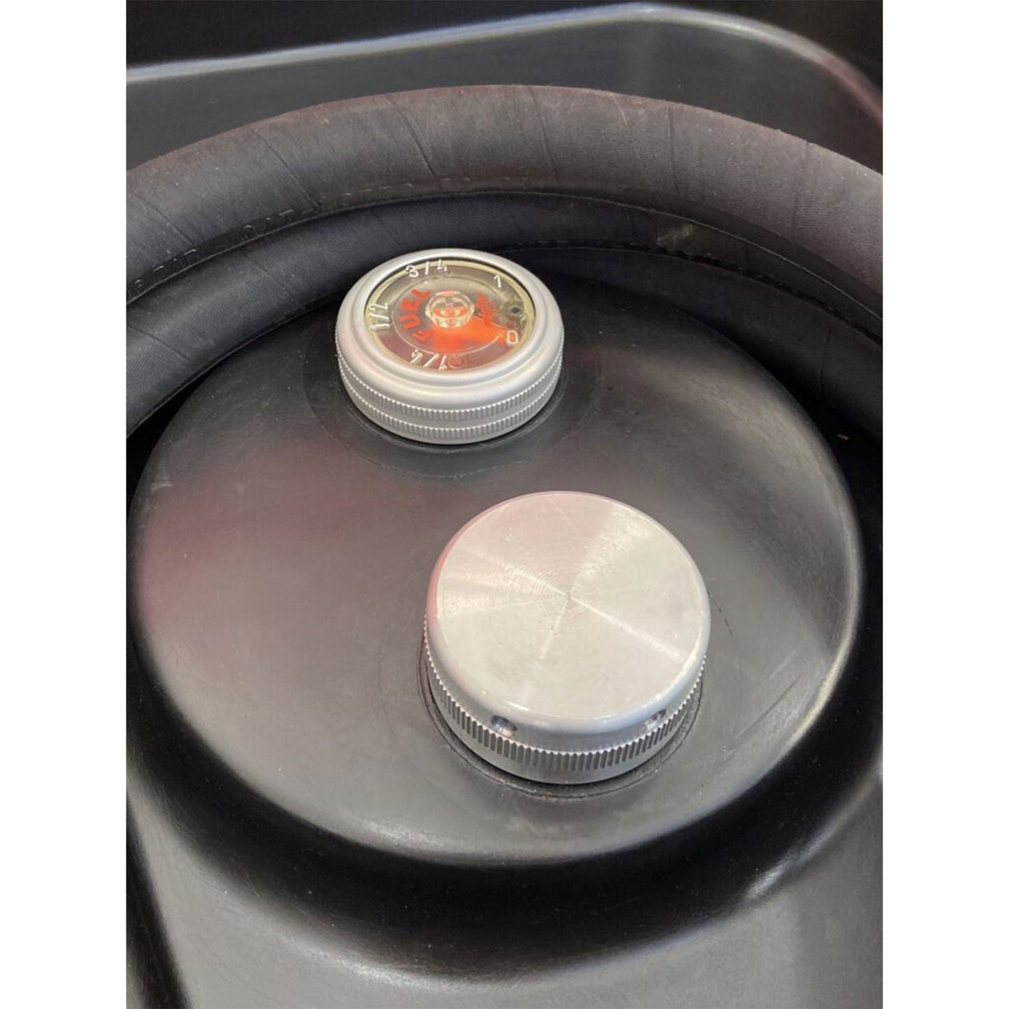 AM-TANK 116 Gallon Gasoline & Diesel Fuel Tank with 12 Volt Pump & Covering Lid - Find Fresh Goods