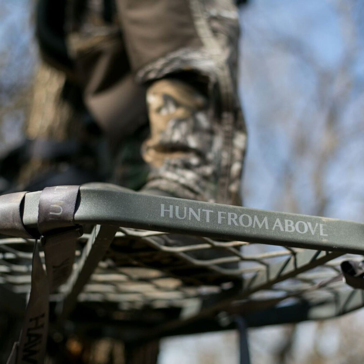 Hawk Helium XL Hang-On Treestand, Ultimate Large and Lightweight Stand, Grey