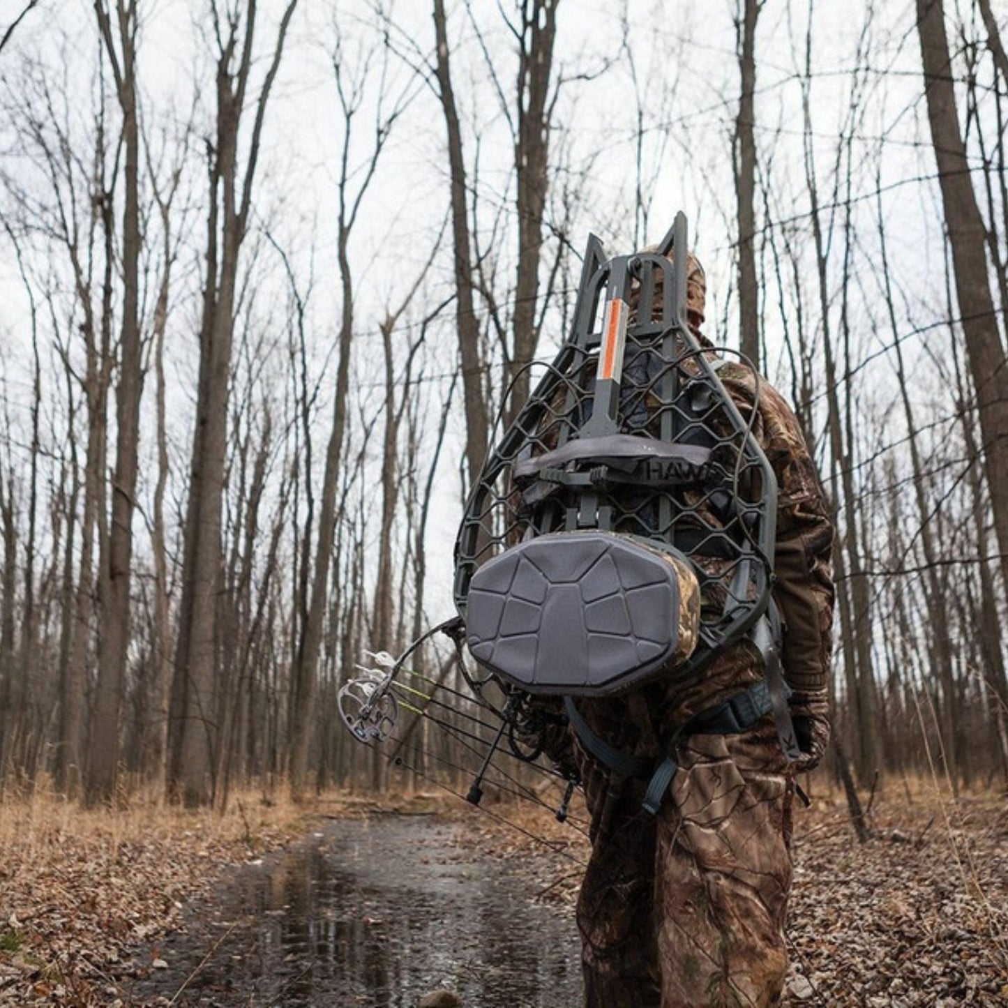 Hawk Helium XL Hang-On Treestand, Ultimate Large and Lightweight Stand, Grey