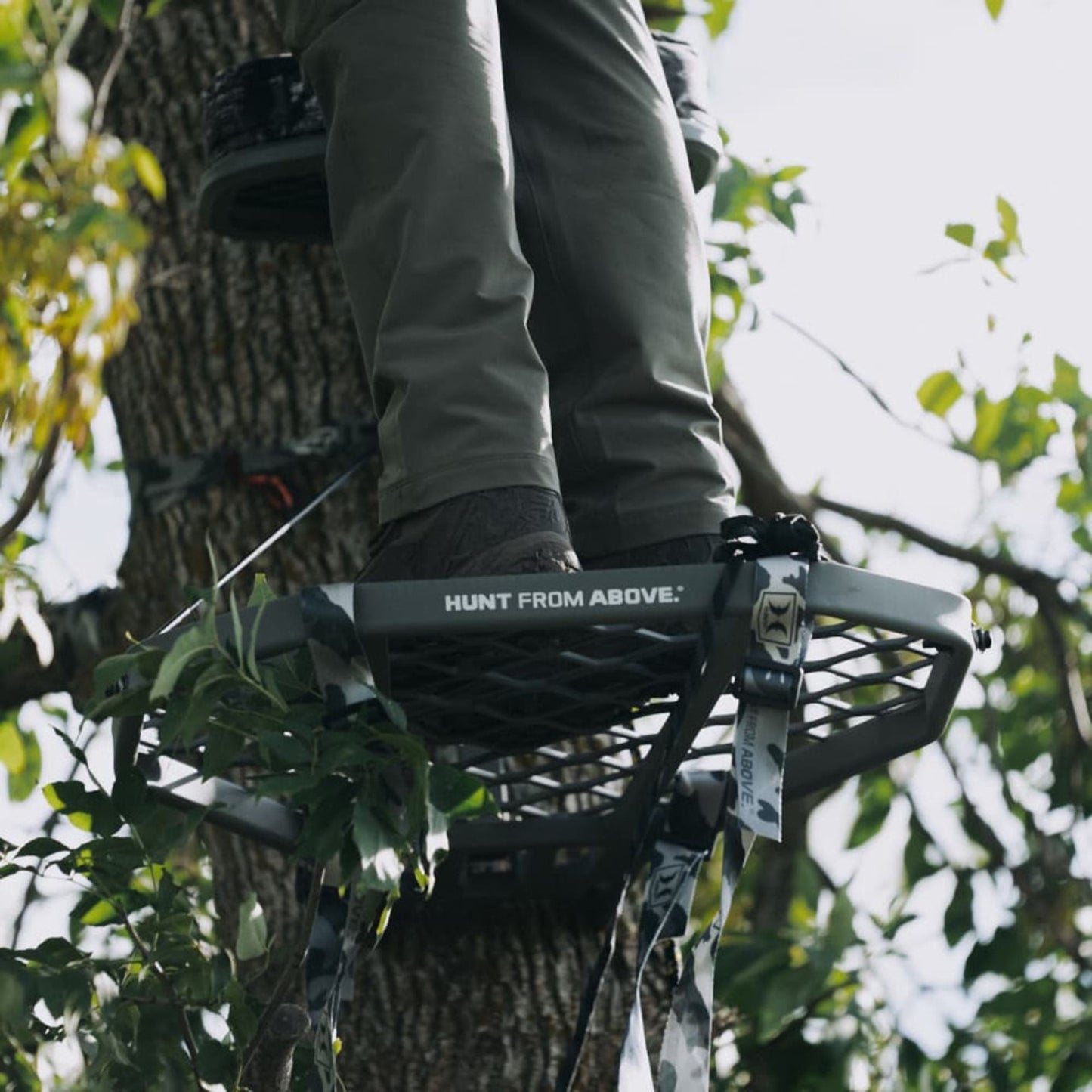 Hawk Helium XL Hang-On Treestand, Ultimate Large and Lightweight Stand, Grey