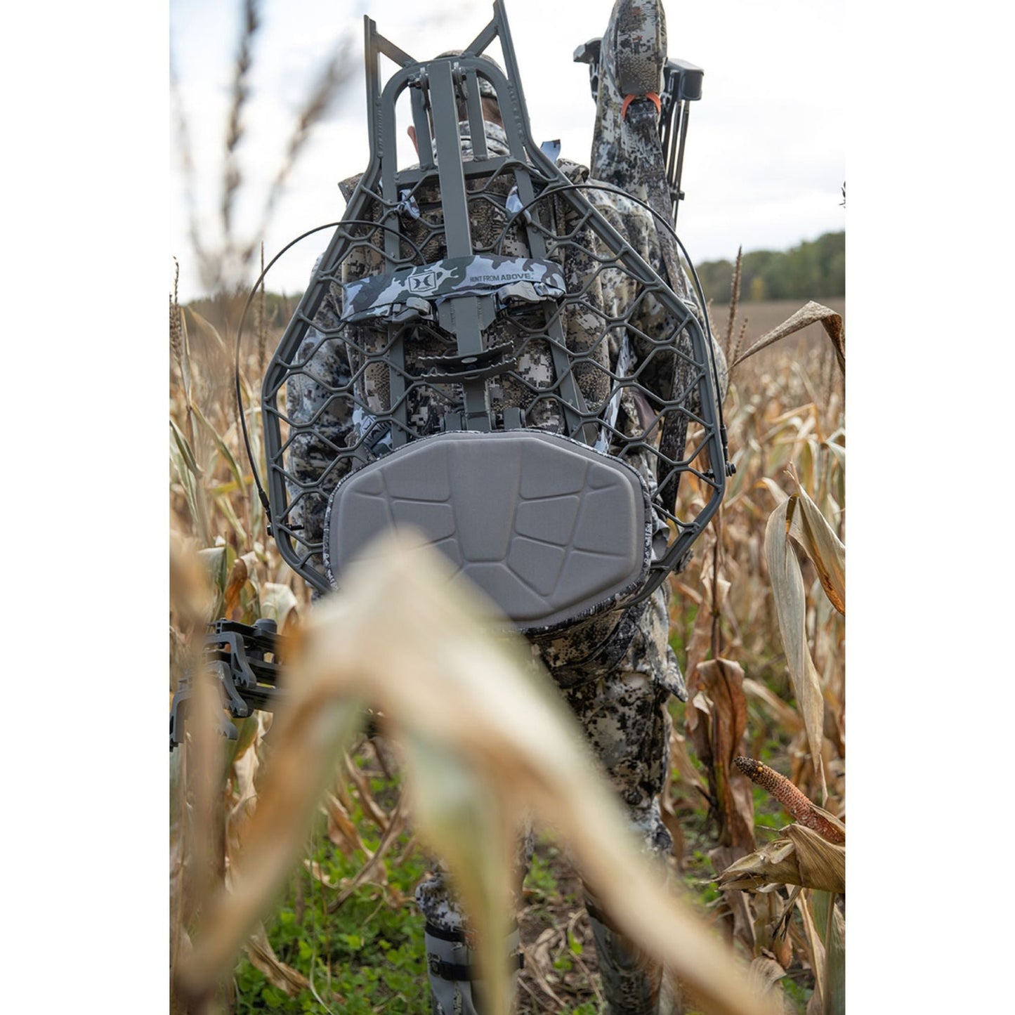Hawk Helium XL Hang-On Treestand, Ultimate Large and Lightweight Stand, Grey
