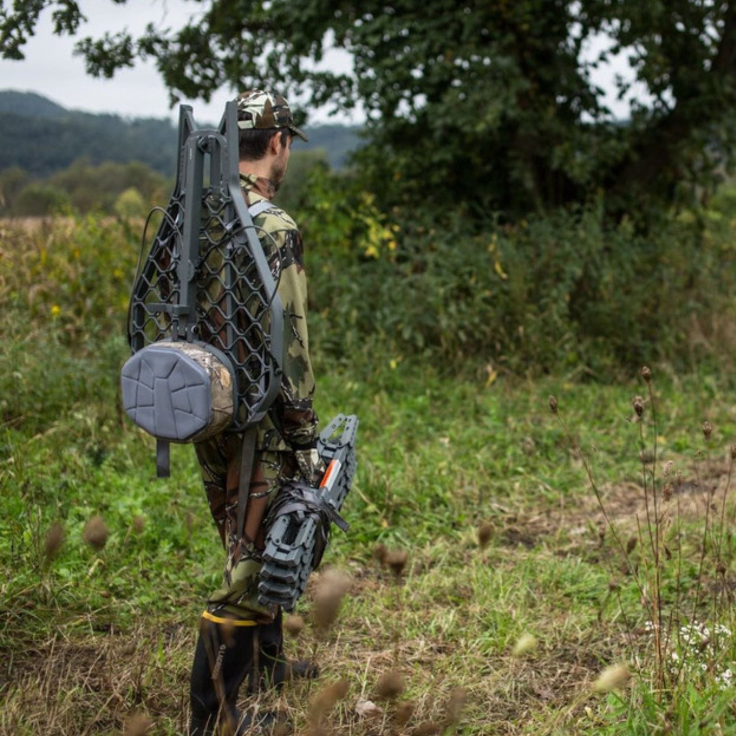 Hawk Helium XL Hang-On Treestand, Ultimate Large and Lightweight Stand, Grey