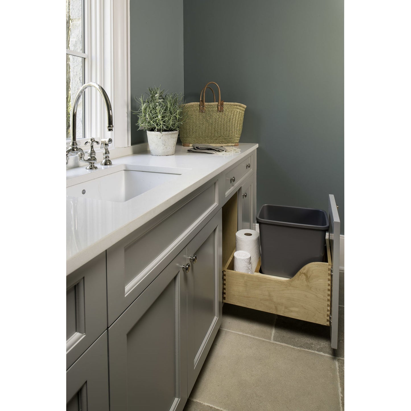 Rev-A-Shelf Single Pullout Trash Can 35 qt. w/ Soft-close Slides, 4WCSC-1535DM-1