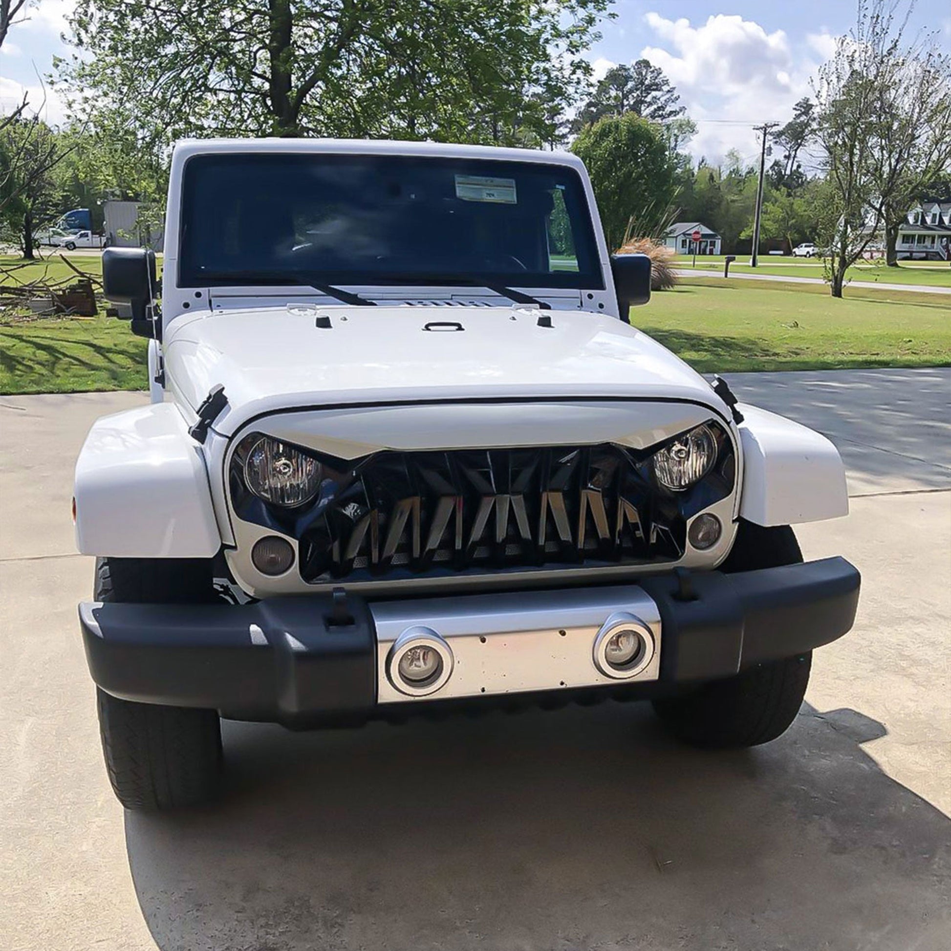 AMERICAN MODIFIED Front Shark Grille for 2007 to 2018 Jeep Models, White & Black - Find Fresh Goods