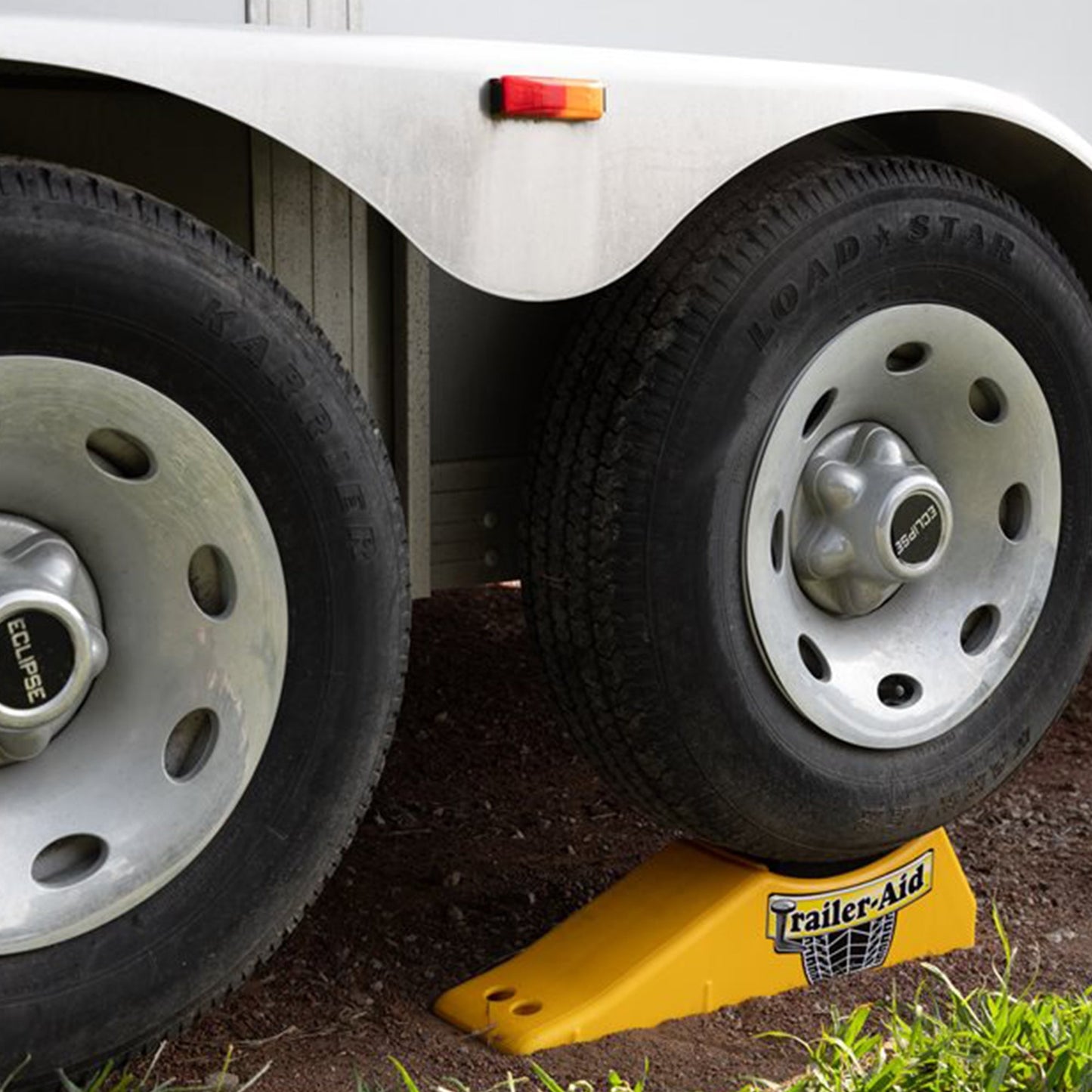 Camco Trailer Aid PLUS Tandem Trailer Tire Changing Ramp with  5.5" Lift, Yellow - Find Fresh Goods