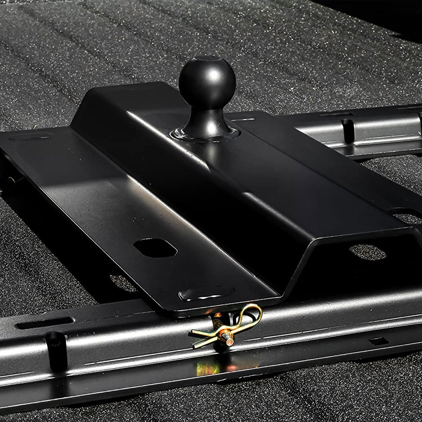 Camco EazLift Universal Fit Gooseneck Ball Plate for In-Bed 5th Wheel Rails - Find Fresh Goods