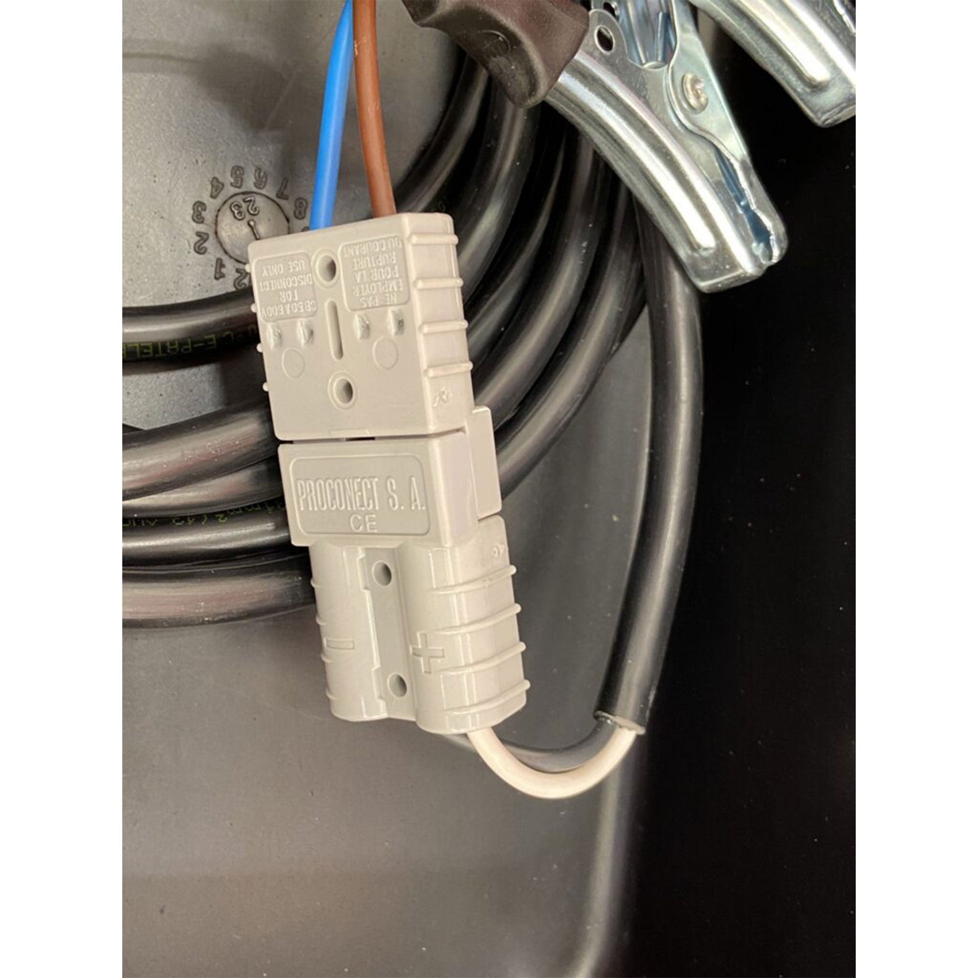 AM-TANK 116 Gallon Gasoline & Diesel Fuel Tank with 12 Volt Pump & Covering Lid - Find Fresh Goods