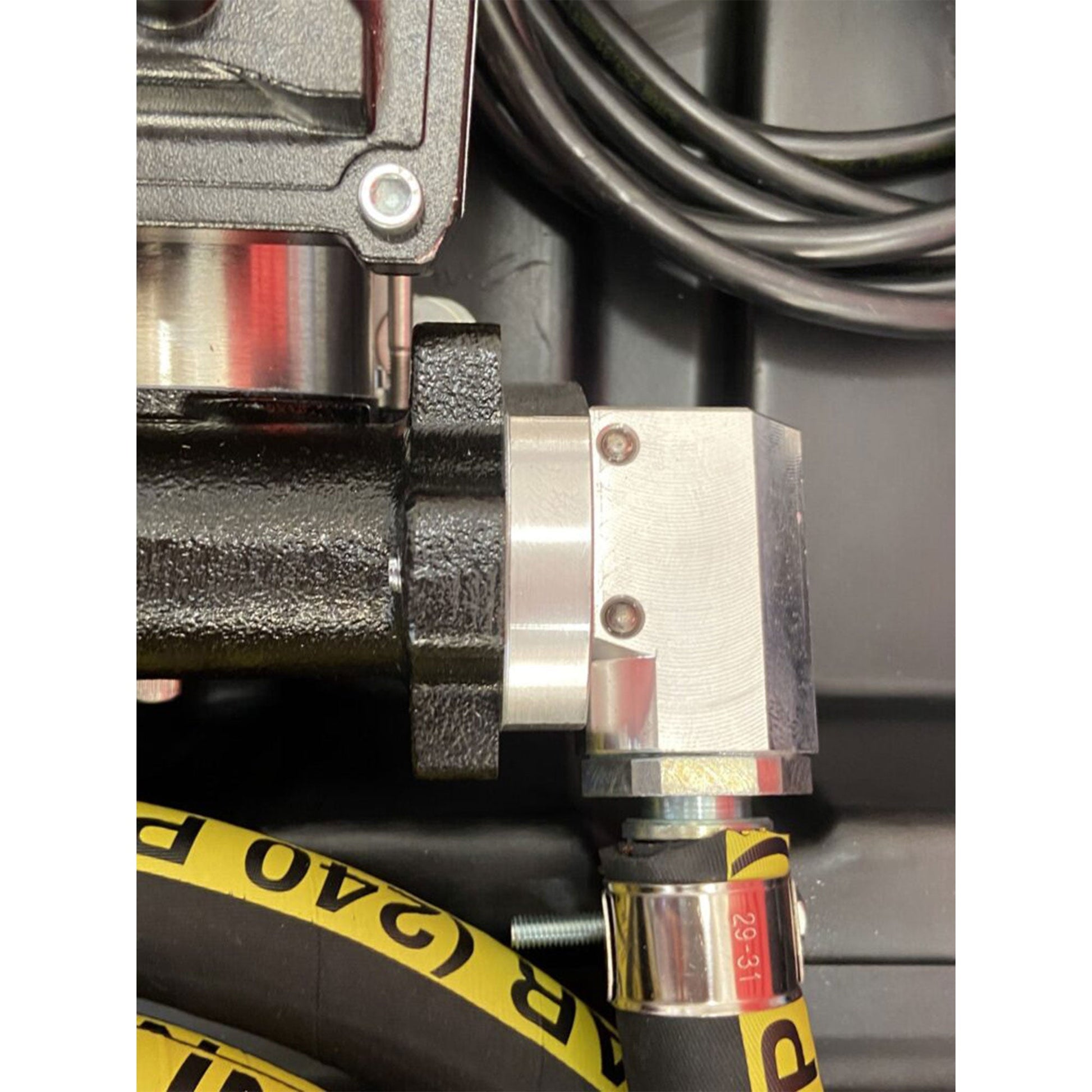 AM-TANK 116 Gallon Gasoline & Diesel Fuel Tank with 12 Volt Pump & Covering Lid - Find Fresh Goods