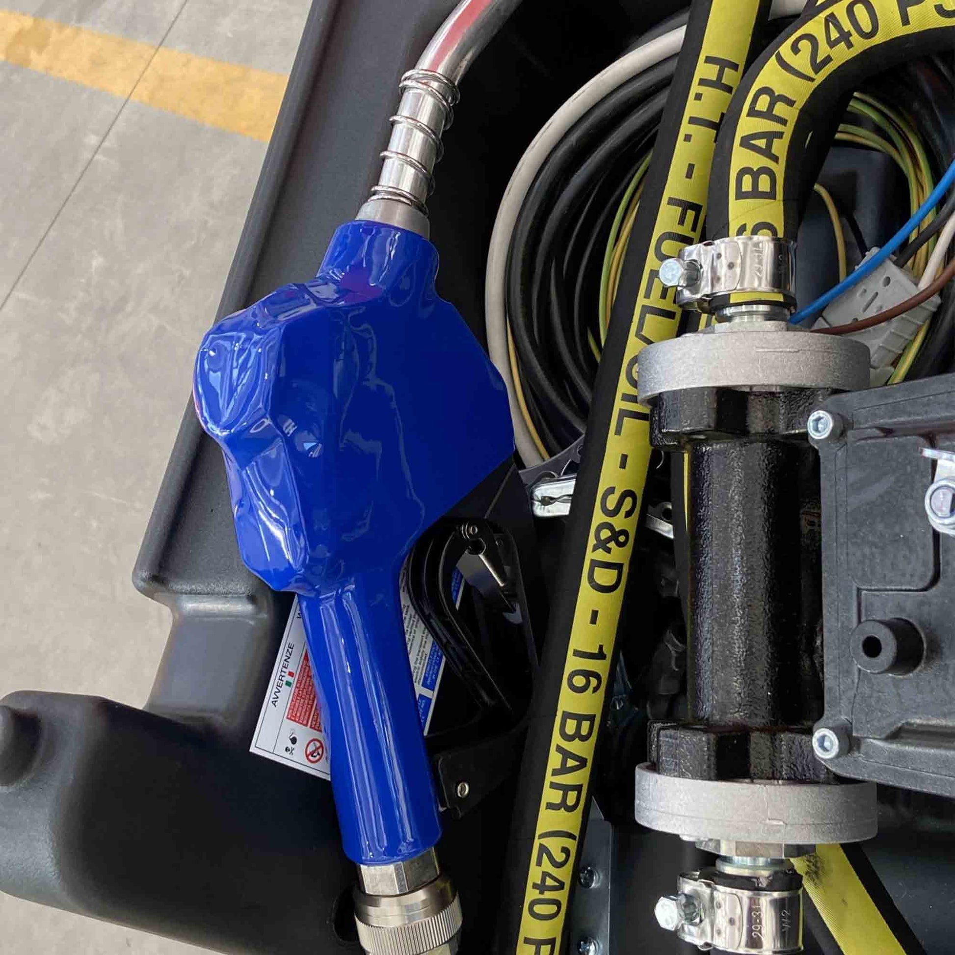 AM-TANK 58 Gallon Gasoline & Diesel Fuel Tank with 12 Volt Pump and Covering Lid - Find Fresh Goods