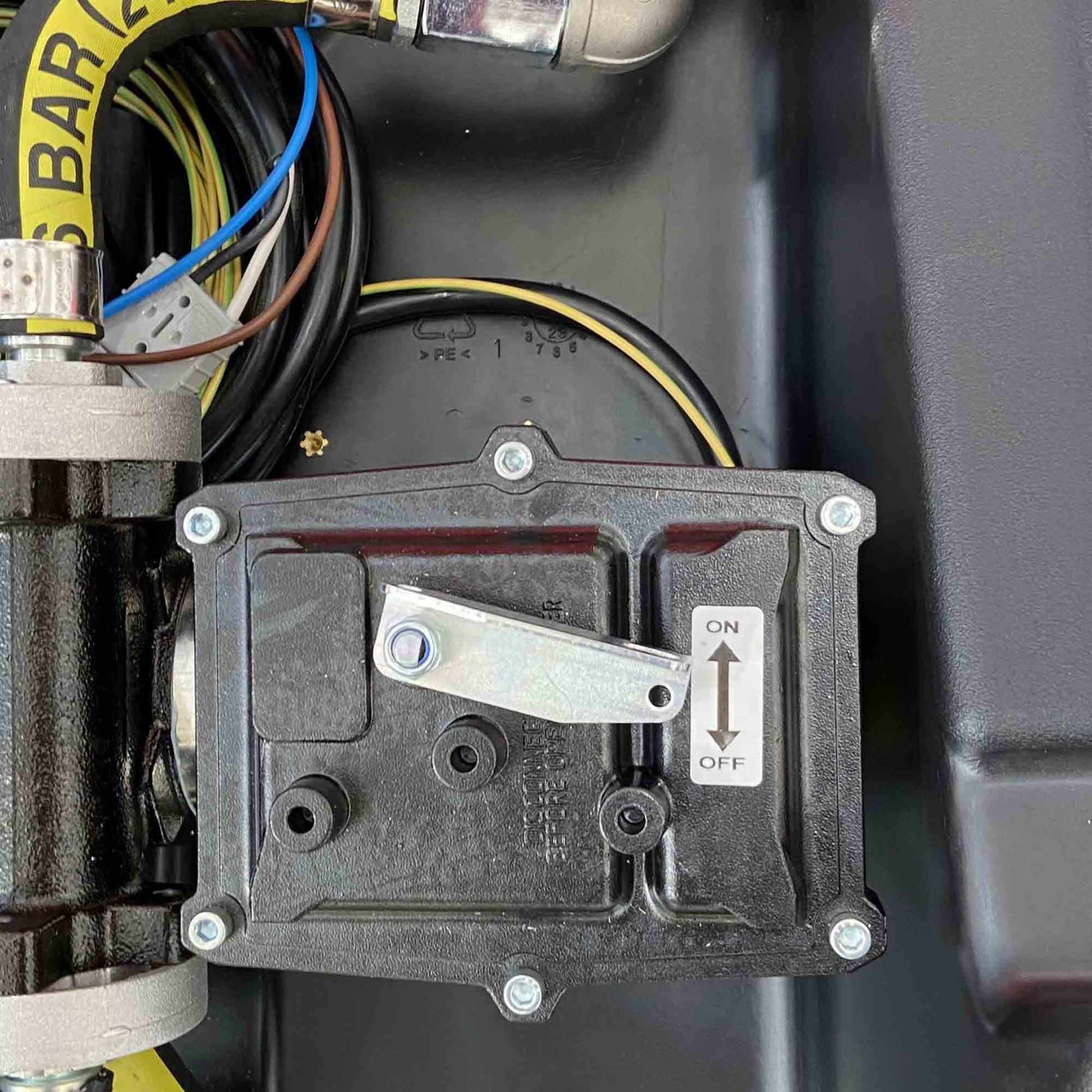 AM-TANK 58 Gallon Gasoline & Diesel Fuel Tank with 12 Volt Pump and Covering Lid - Find Fresh Goods