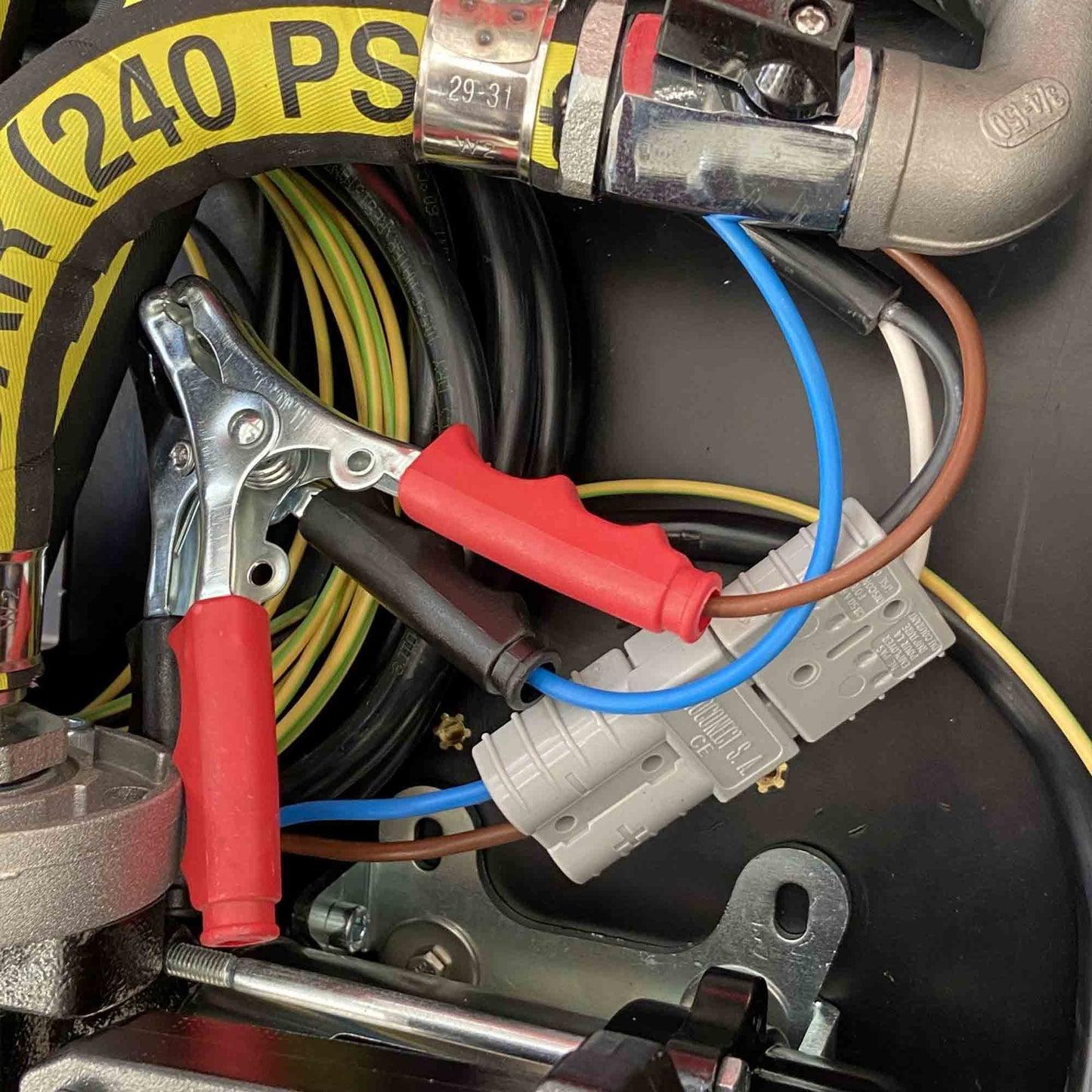 AM-TANK 58 Gallon Gasoline & Diesel Fuel Tank with 12 Volt Pump and Covering Lid - Find Fresh Goods