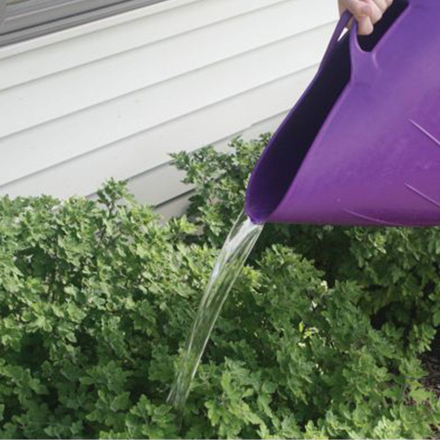 Little Giant 11 Gallon Heavy Duty Farm Bucket Poly/Rubber Flex Tub with Handles