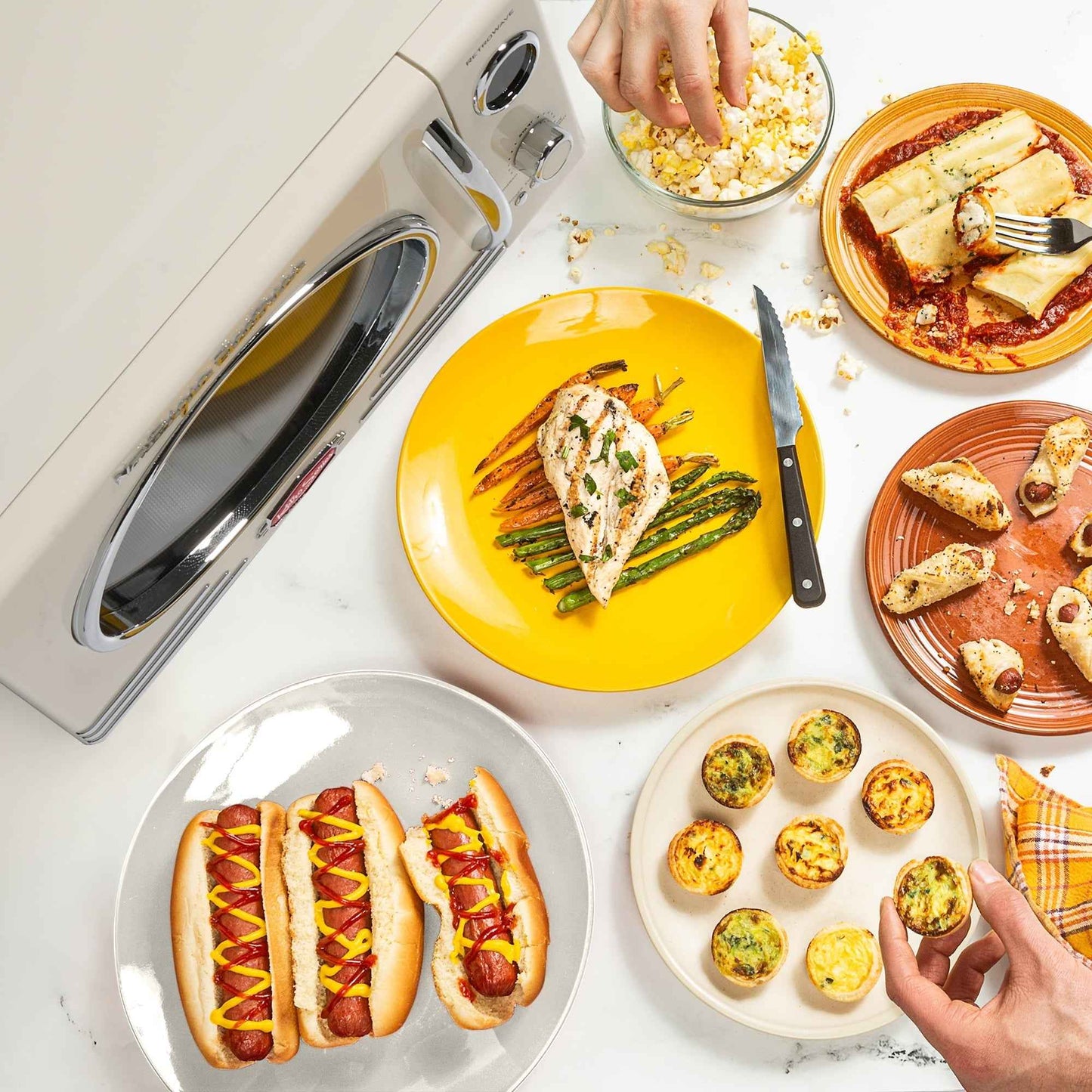 Nostalgia Retro Microwave for Countertop 0.9 cu ft Vintage Microwave, Ivory