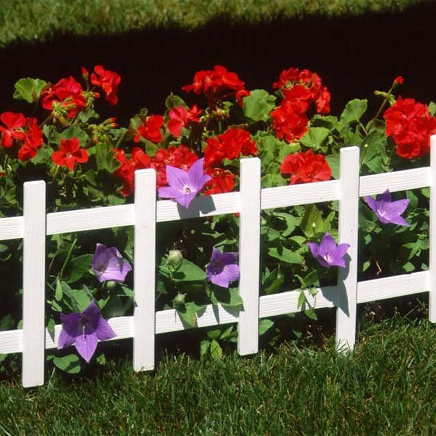 Suncast Cape Cod Styling Long Border Fence w/ Interlocking Tabs, White (4 Pack)