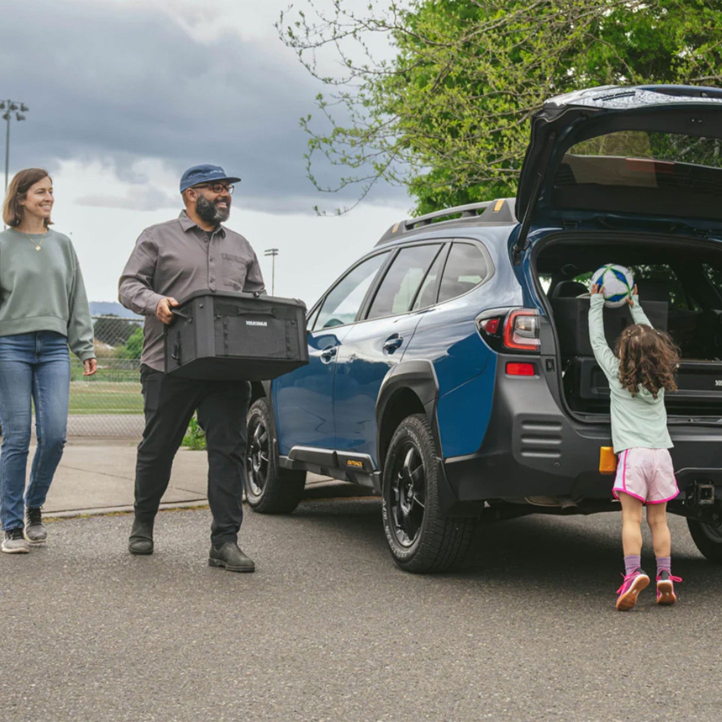 Yakima MOD GearCrate Medium Stackable Premium Tote with Lid and Divider, Black - Find Fresh Goods