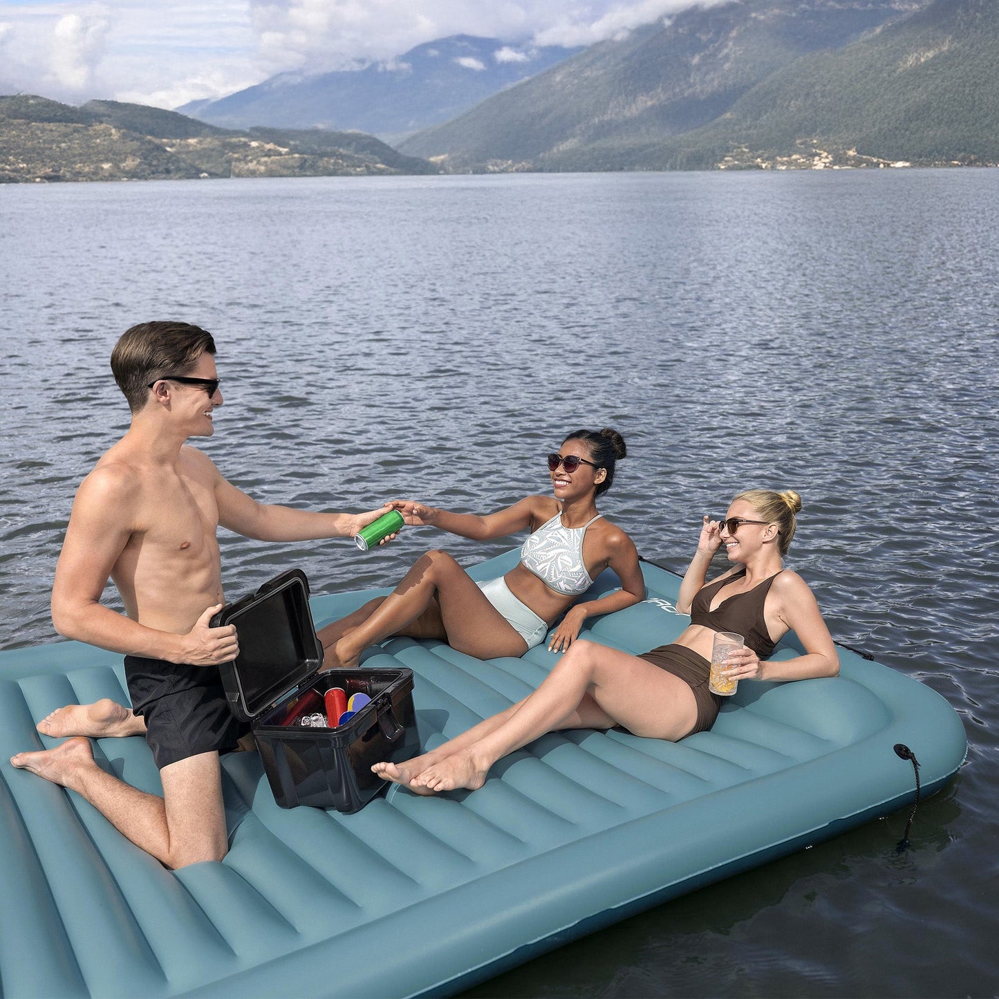 Bestway Hydro-Force Sun Soaker Inflatable 4 Person Water Float Platform Lounger