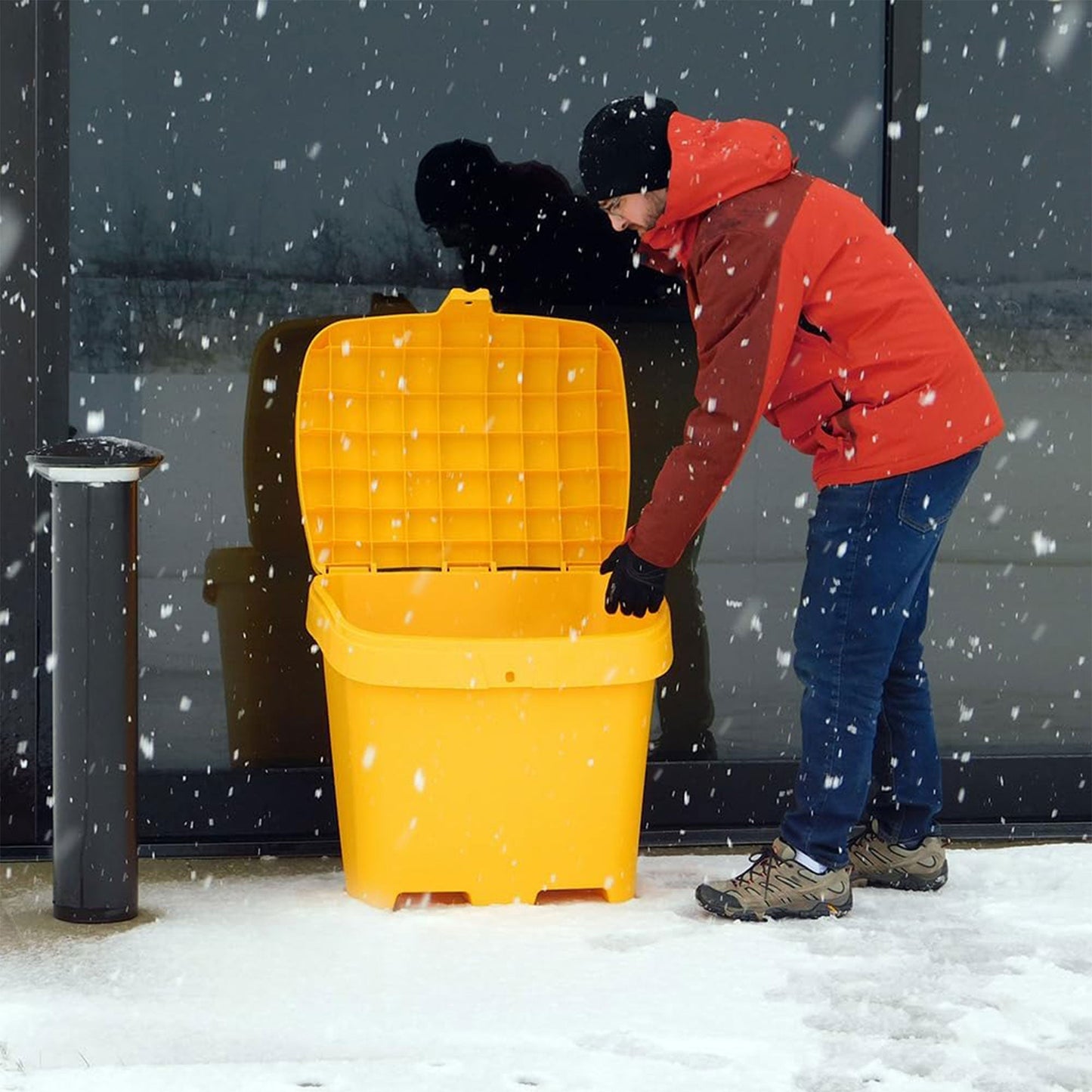 FCMP Outdoor 31 Gallon Salt & Sand Storage Box, Deck Container for Patio, Yellow