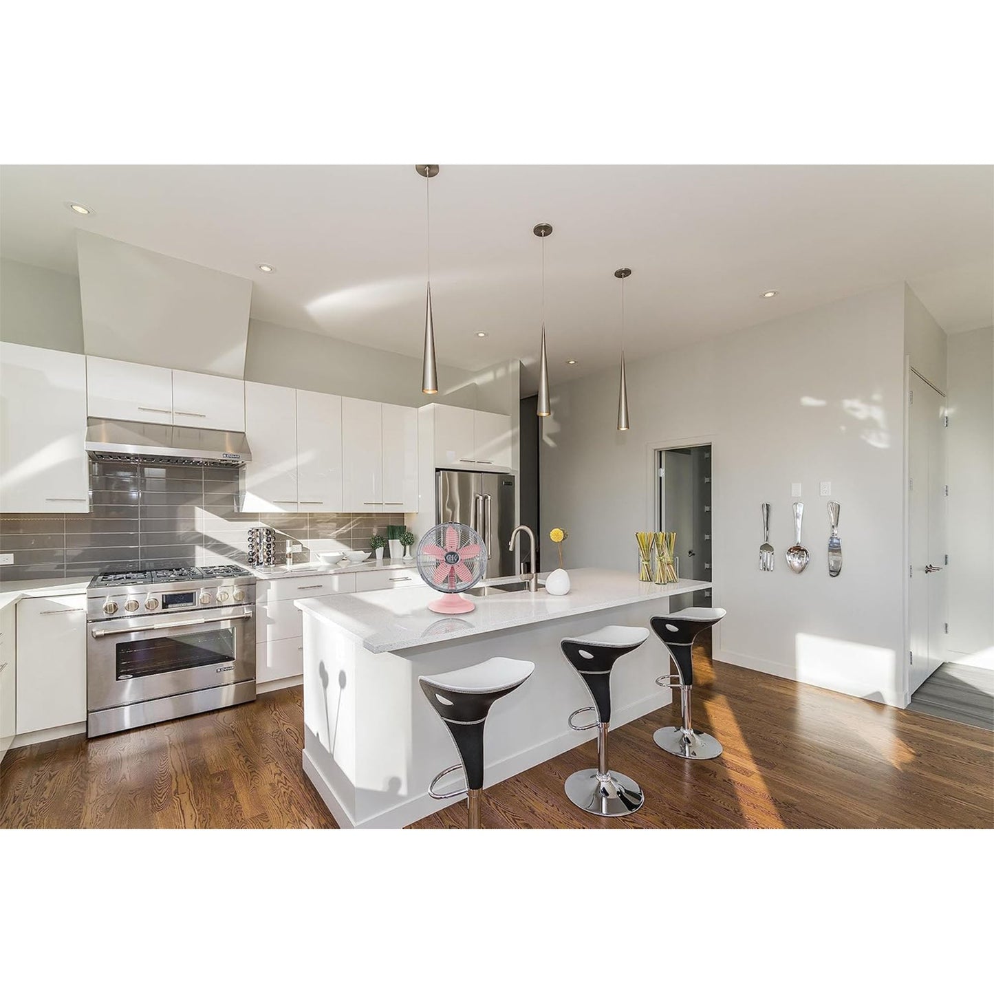 Good Housekeeping All-Metal Oscillating Retro Desk Table Fan, 12 Inch, Pink