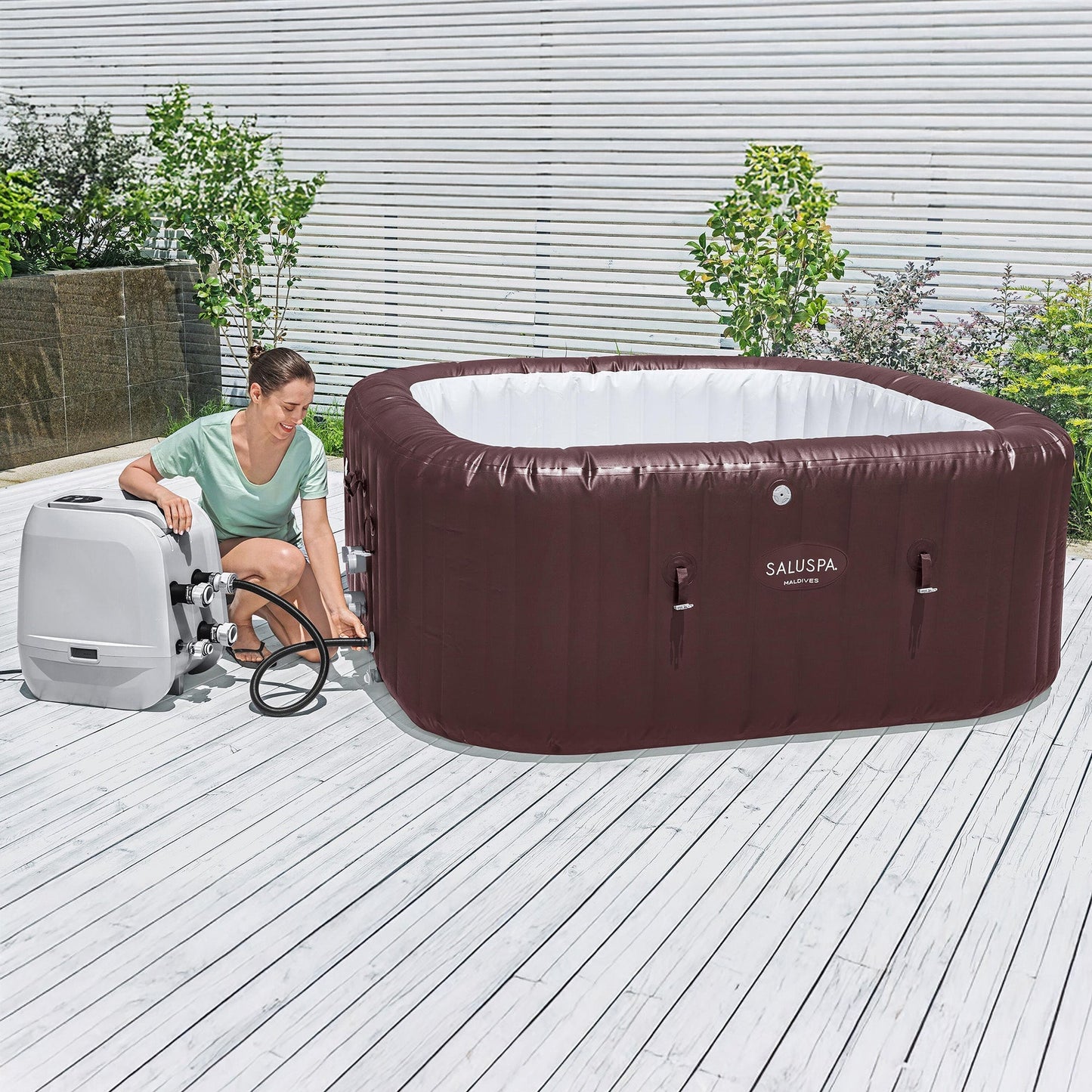 Bestway SaluSpa Maldives 5-7 Person Energy-Efficient HydroJet Inflatable Hot Tub
