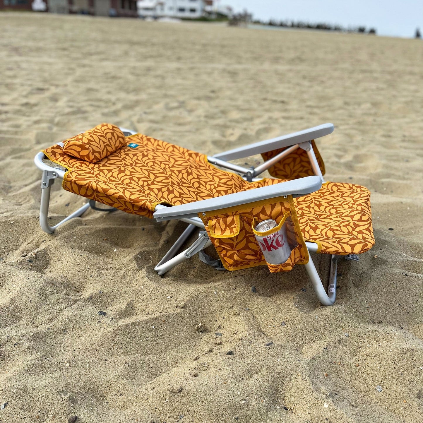 Bliss Hammocks Folding Beach Chair Recliner with Detachable Cooler, Amber Leaf