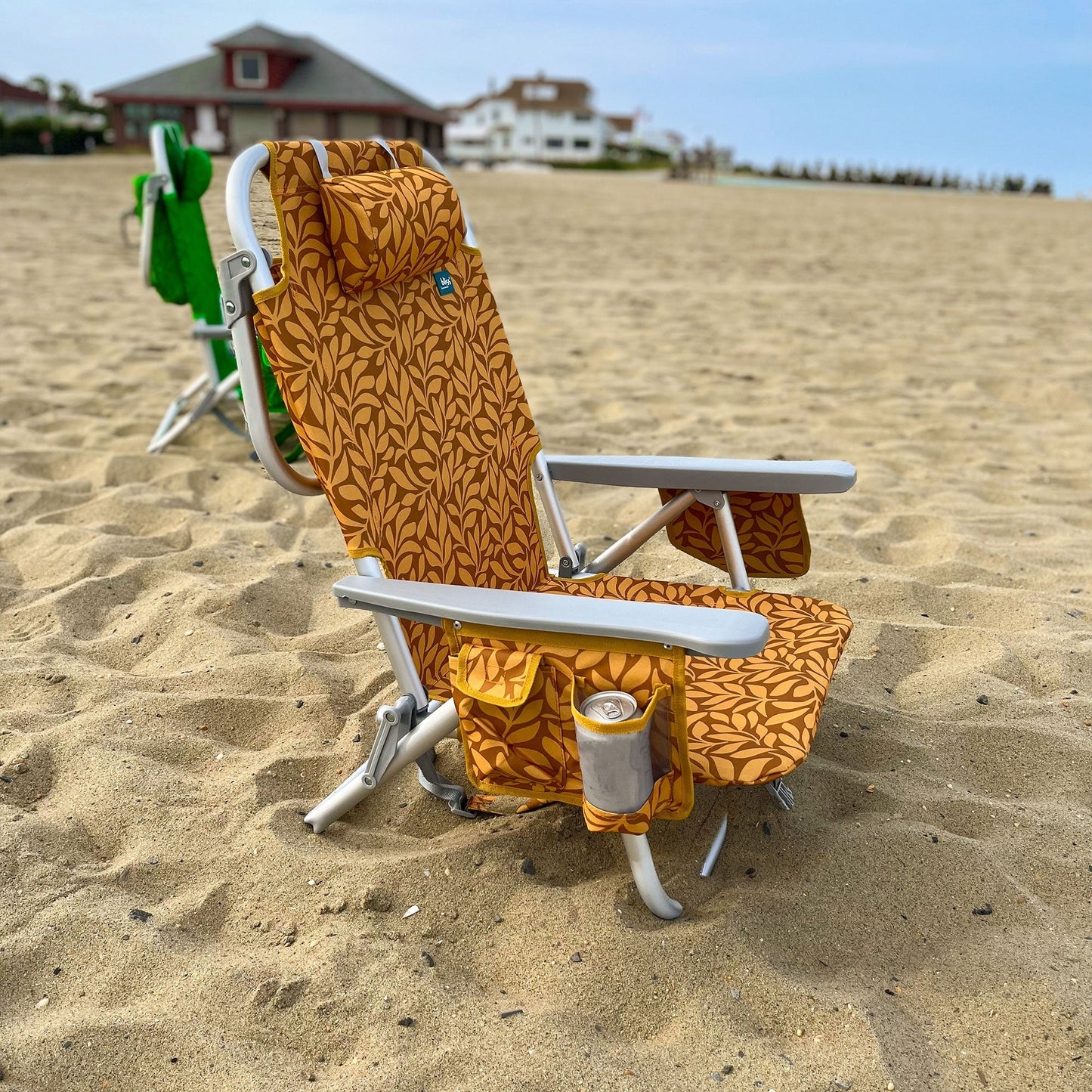 Bliss Hammocks Folding Beach Chair Recliner with Detachable Cooler, Amber Leaf