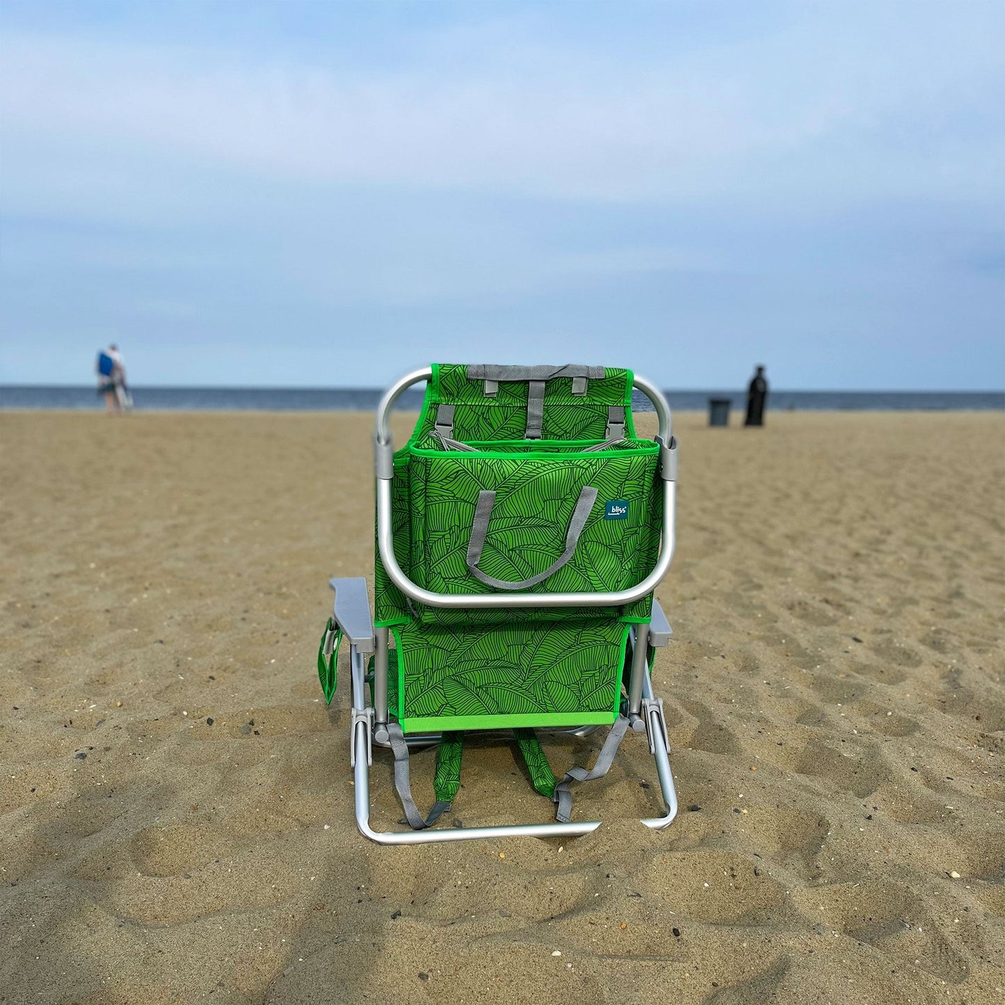 Bliss Hammocks Folding Beach Chair Recliner w/ Detachable Cooler, Banana Leaves