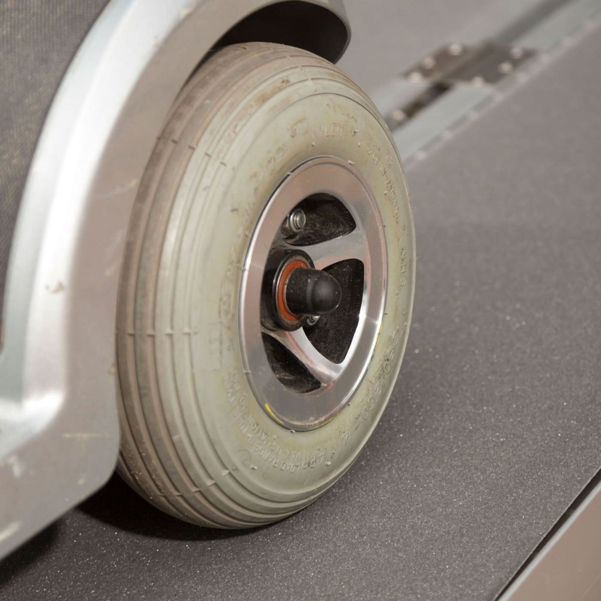 Silver Spring Mobility and Utility Ramp, 6 Foot Single Fold with Grit Surface - Find Fresh Goods