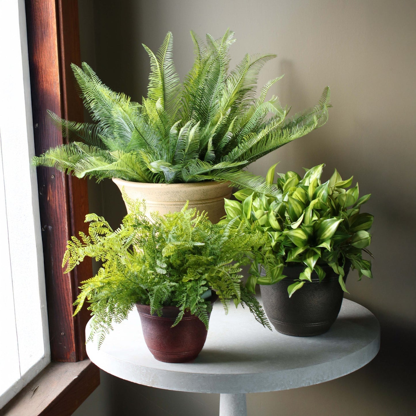 The HC Companies Sierra Self-Watering Pot with Internal Disk, 16", Arizona Sand