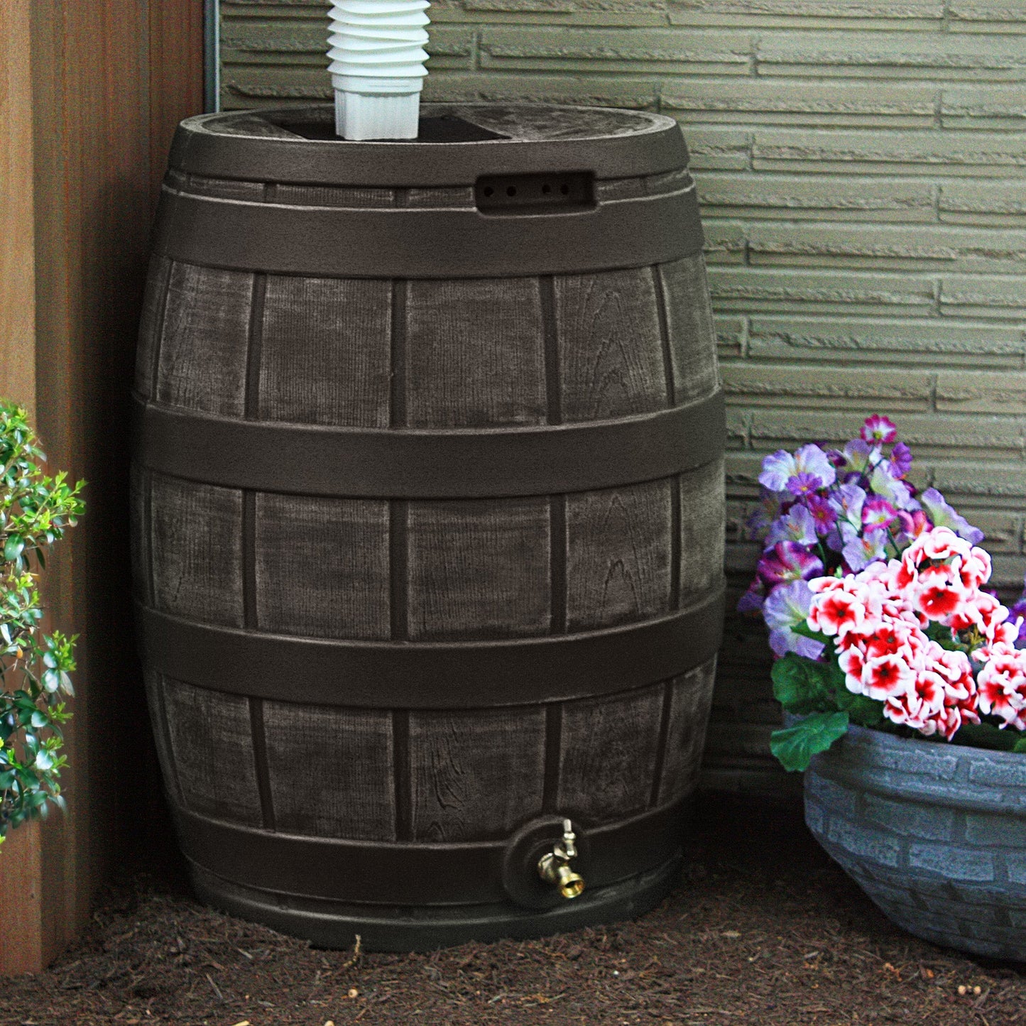 Good Ideas Rain Vault 50 Gallon Rain Barrel with Spigot, Handles and Screen, Oak