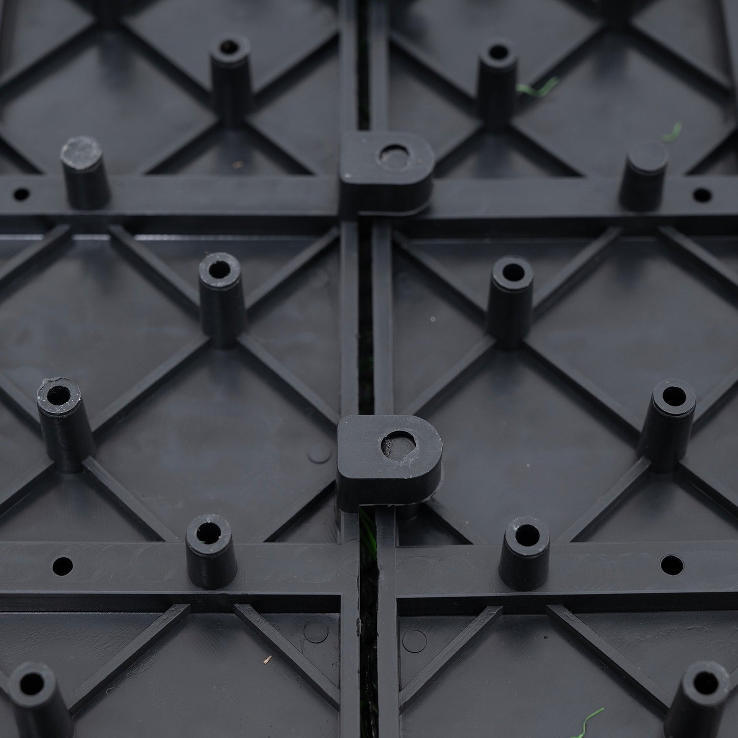 Bliss Outdoors 12"x12" Artificial PP Grass Interlocking Tiles, Green, Set of 30