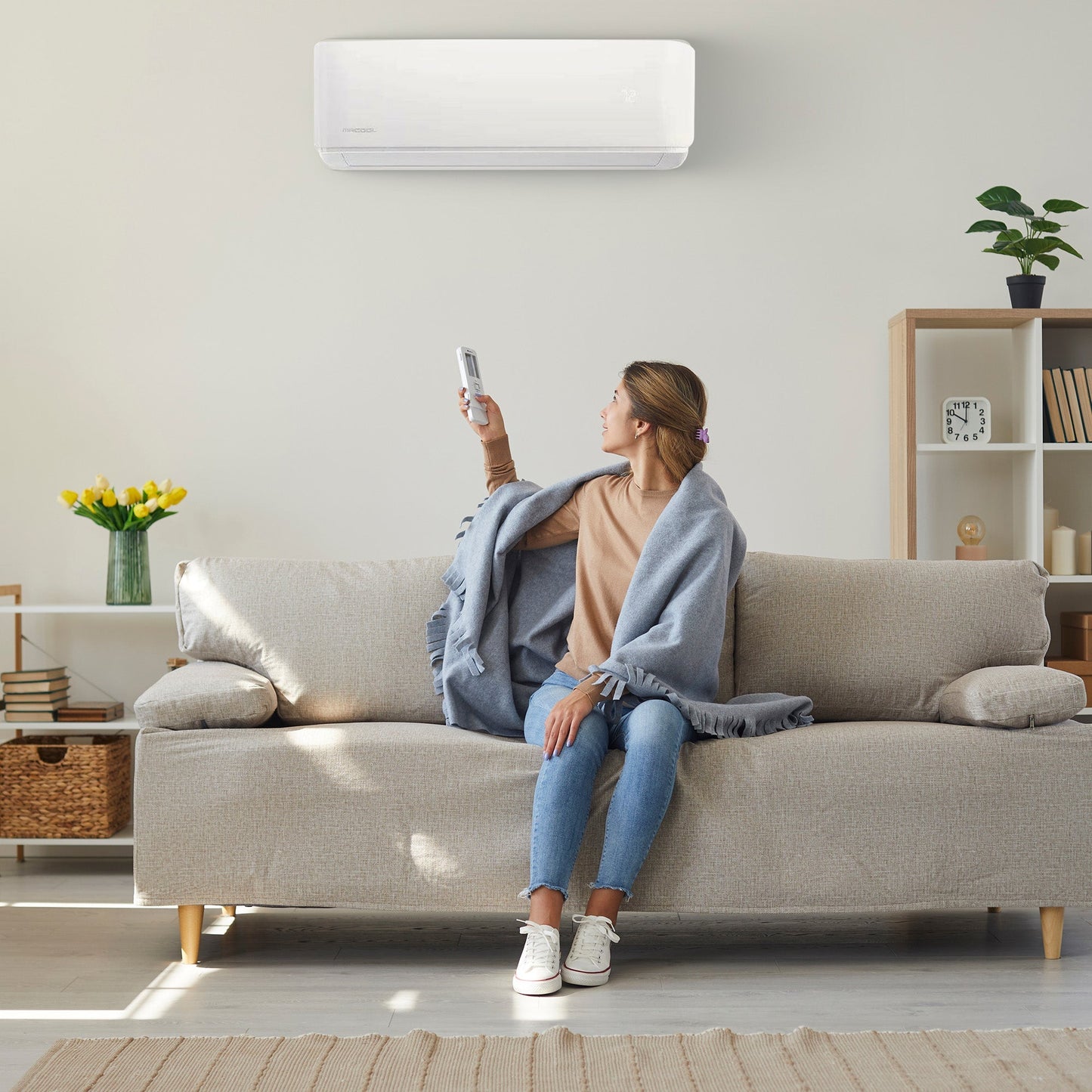 MRCOOL 12,000 BTU DIY Ductless Mini-Split Smart WiFi Air Handler/Condenser 115V