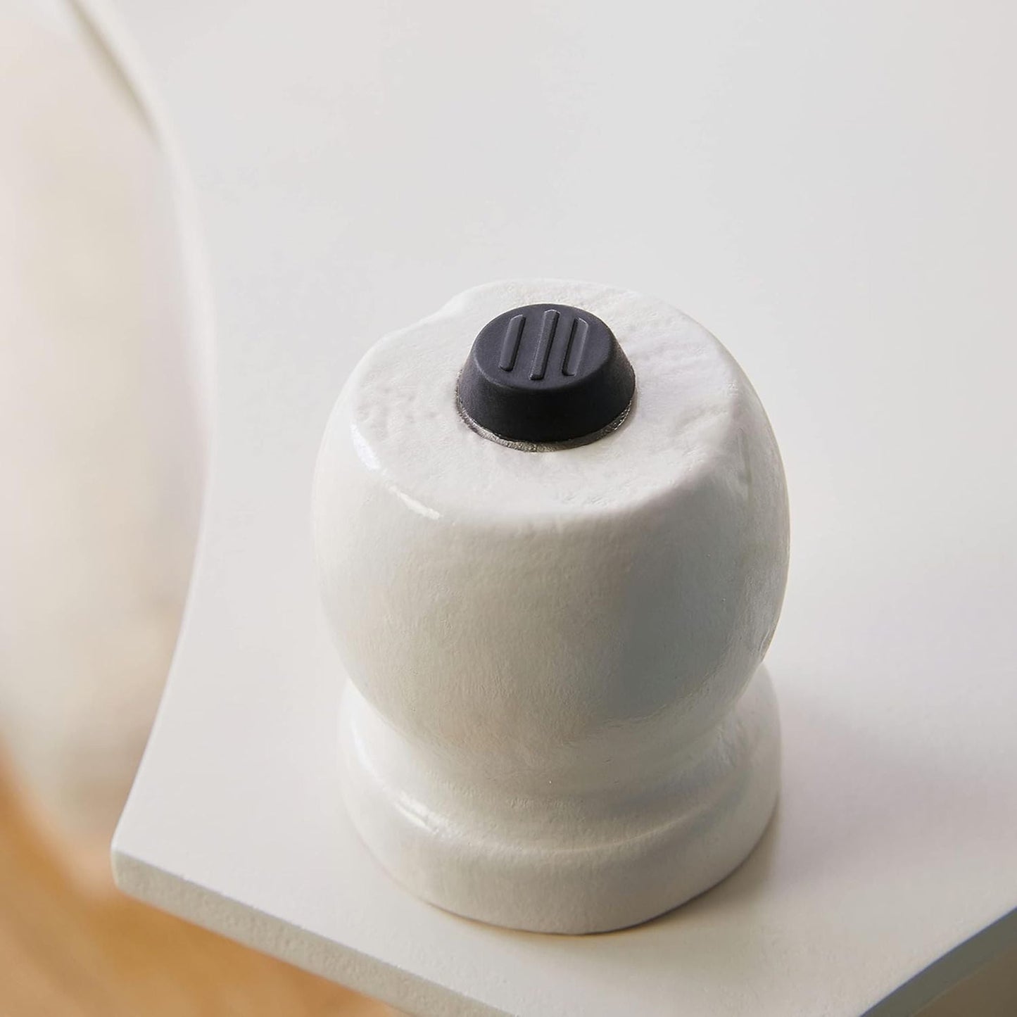 COZAYH Round Rustic Wood End Table Accent Nightstand Side Table, Bedroom, White