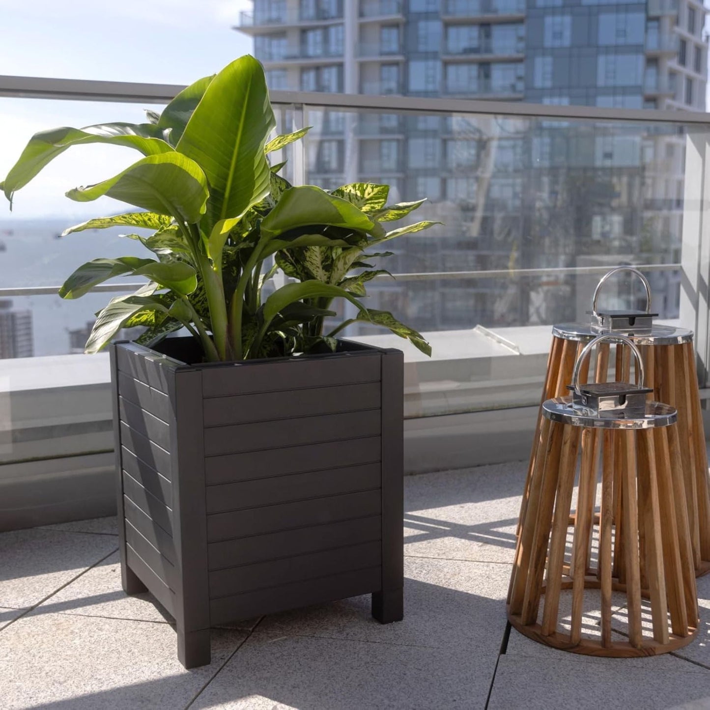 Tierra Verde 17-Inch x 17-Inch Flora Cube Planter Box for Patios or Decks, Black