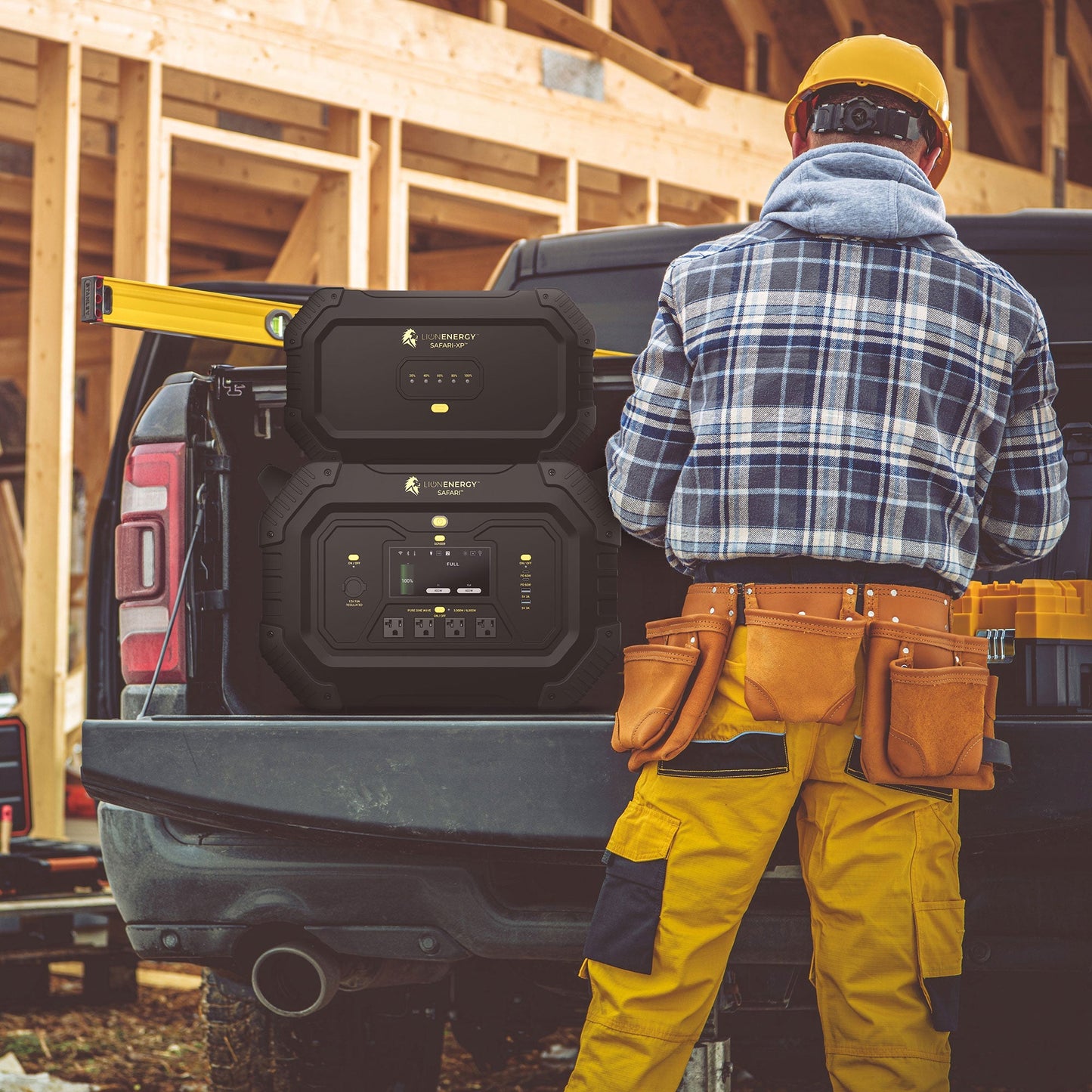 Lion Energy Safari Solar Power Generator, Multiple Outputs, 3,000 Watts, Black