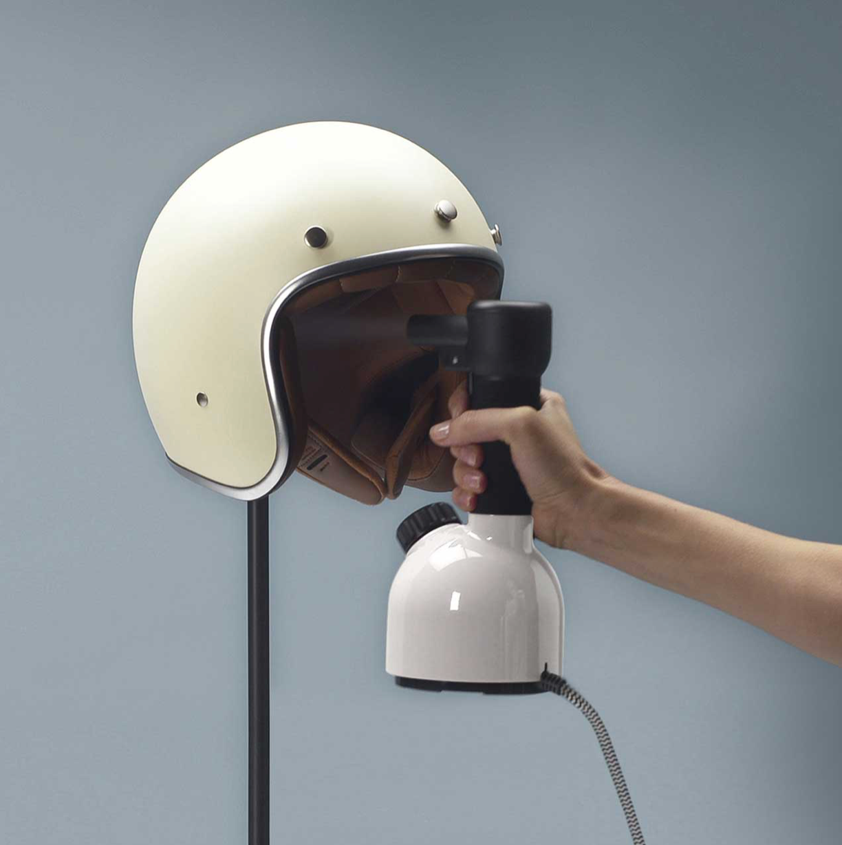 Laurastar Iggi Pressurized Sterilization Deodorizing Handheld Steamer – White