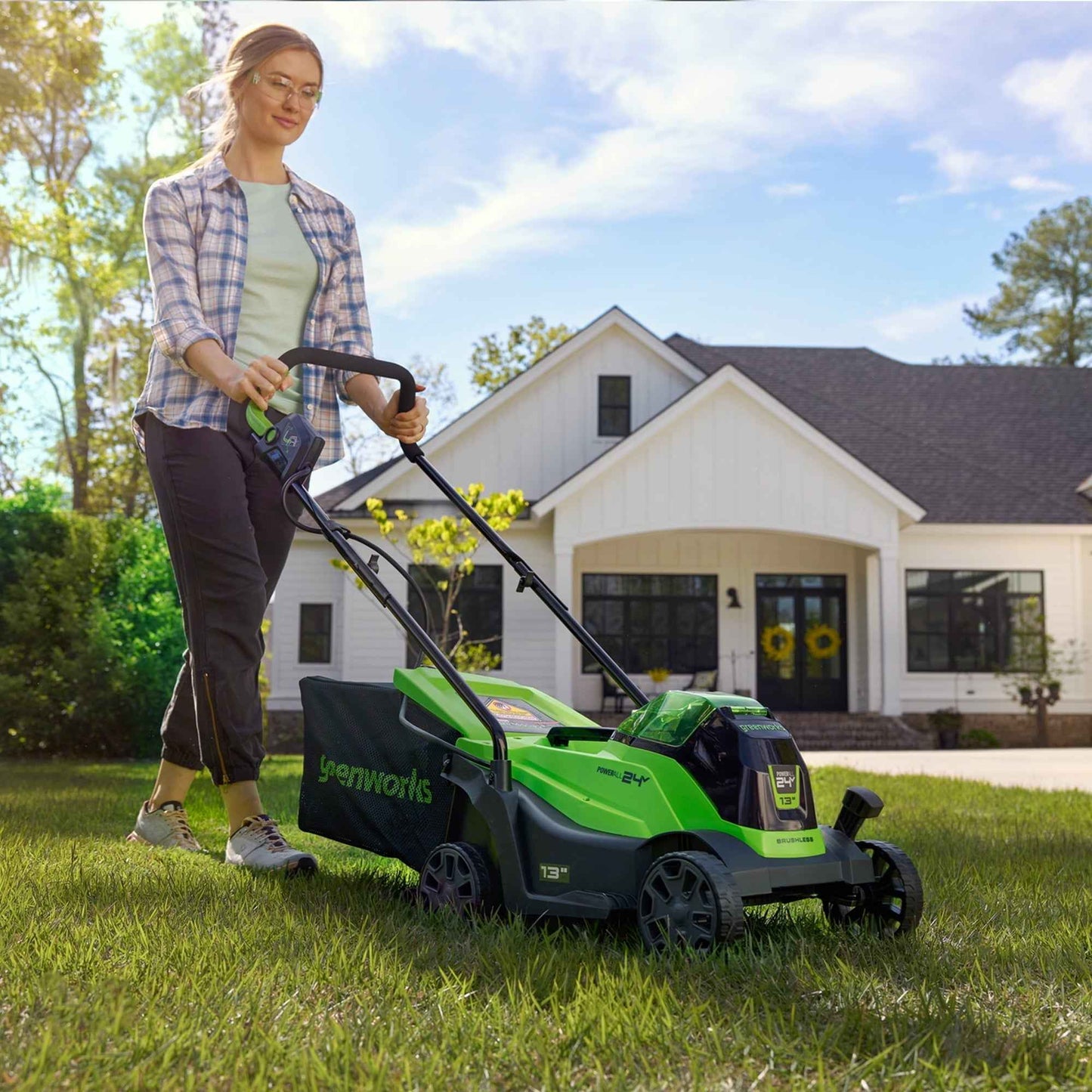 Greenworks 24V 13” Battery Powered Push Walk-Behind Mower, 4Ah USB Battery and Charger Included