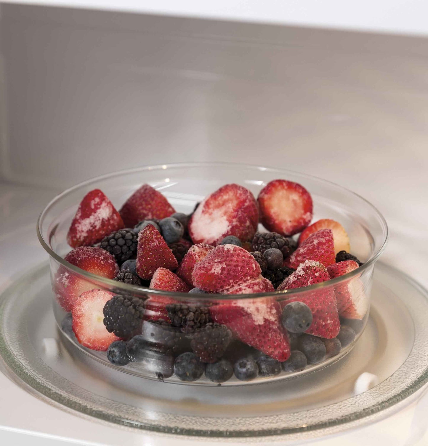 GE® 1.4 Cubic Foot Capacity Countertop Microwave Oven, Black, JES1460DSBB