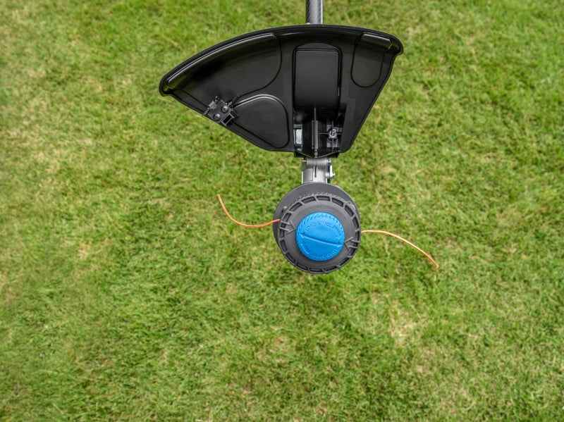 HART 40-Volt 15-inch SUPERCHARGE Carbon Fiber Shaft String Trimmer Kit, (1) 4.0 Lithium-Ion Battery