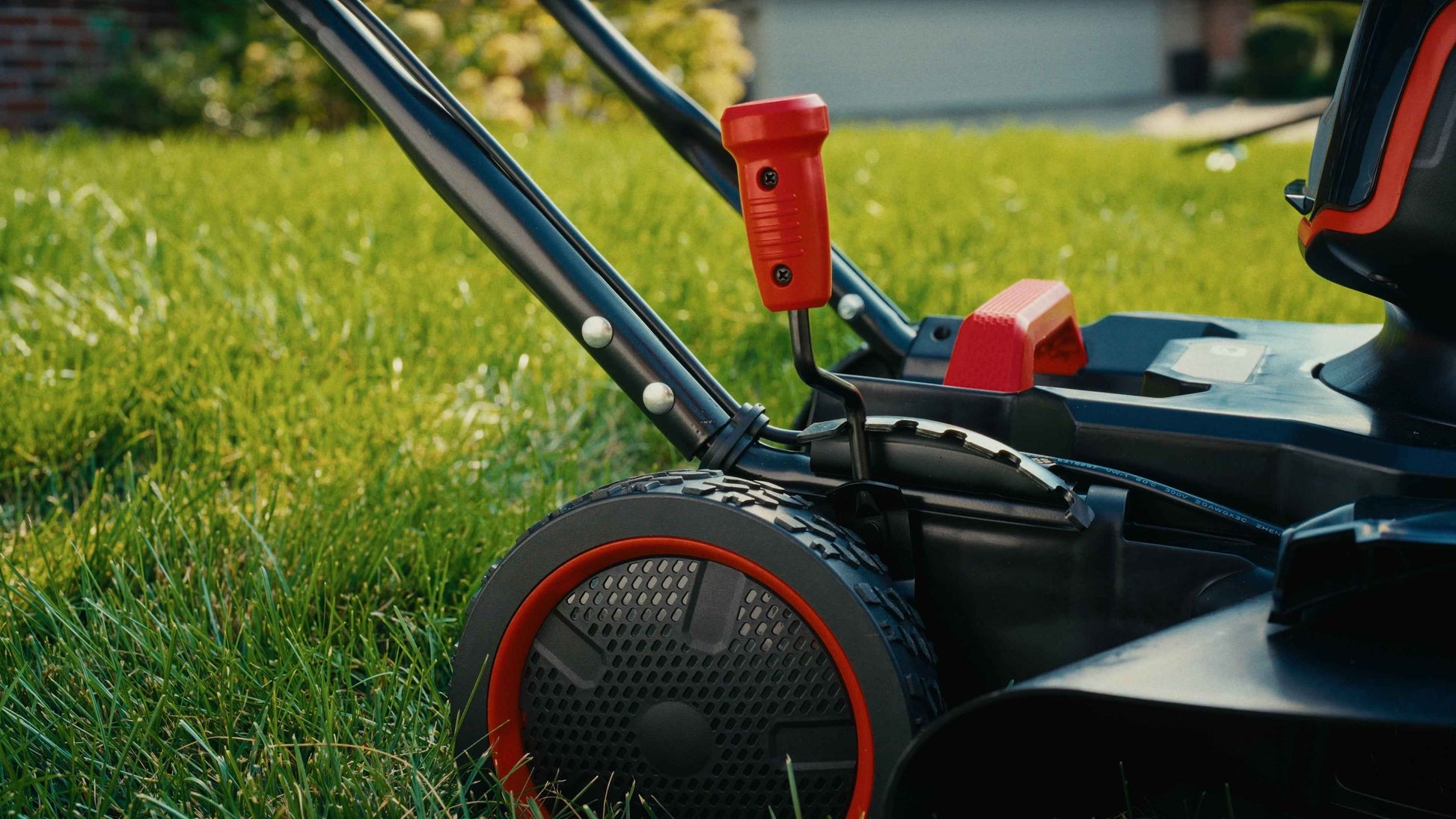 Hyper Tough 2x20 Volts Max 18-inch Brushless Side-discharge Mower, HY5601050516001