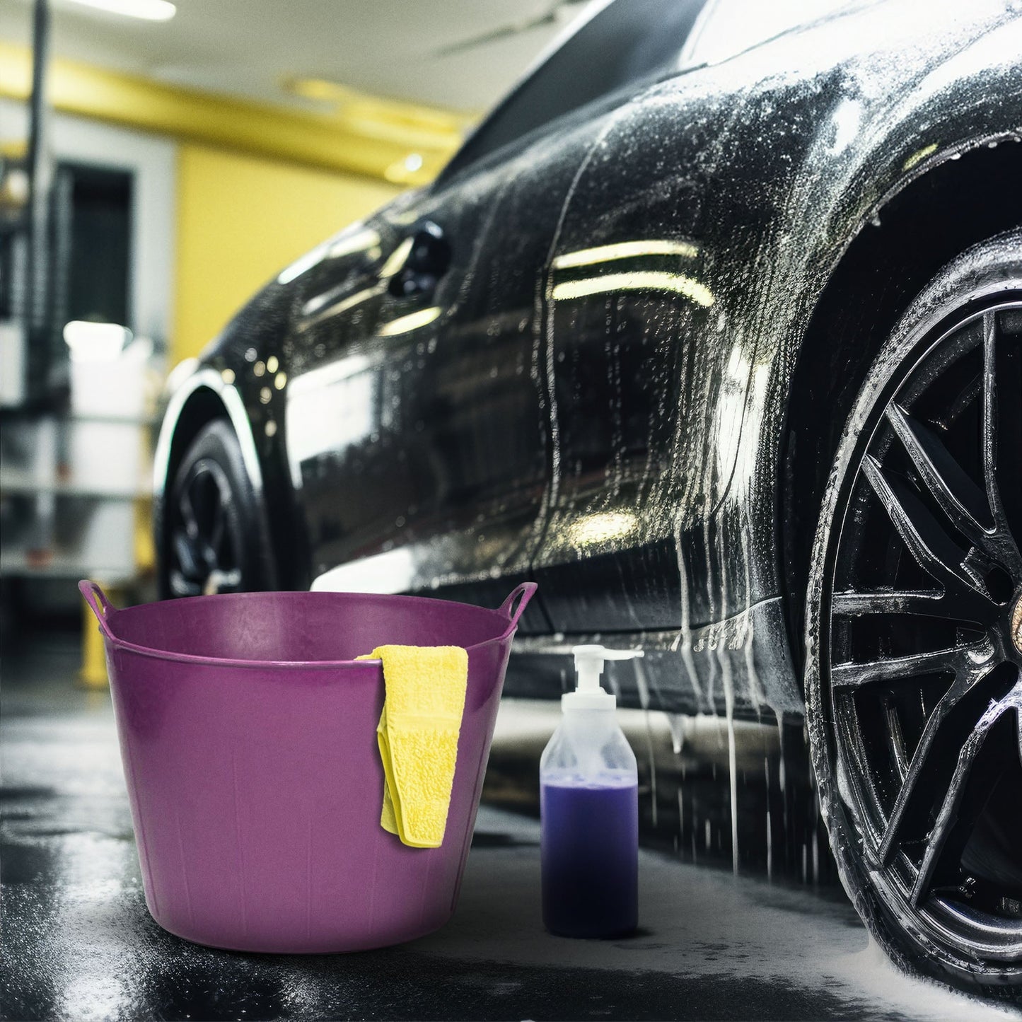 Little Giant 11 Gallon Heavy Duty Farm Bucket Poly/Rubber Flex Tub with Handles