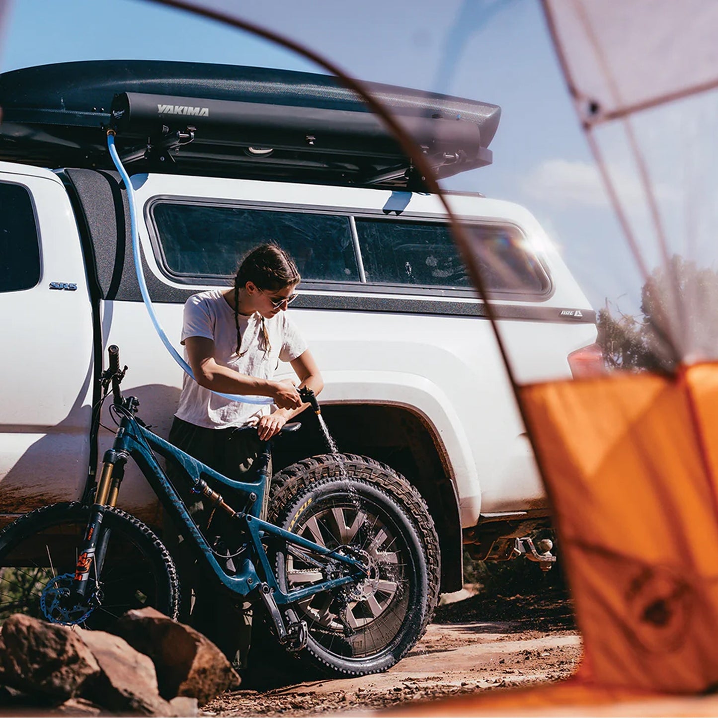 YAKIMA EXO Modern RoadShower Alloy Steel Powder Coated Finish Adaptor Kit, Black - Find Fresh Goods