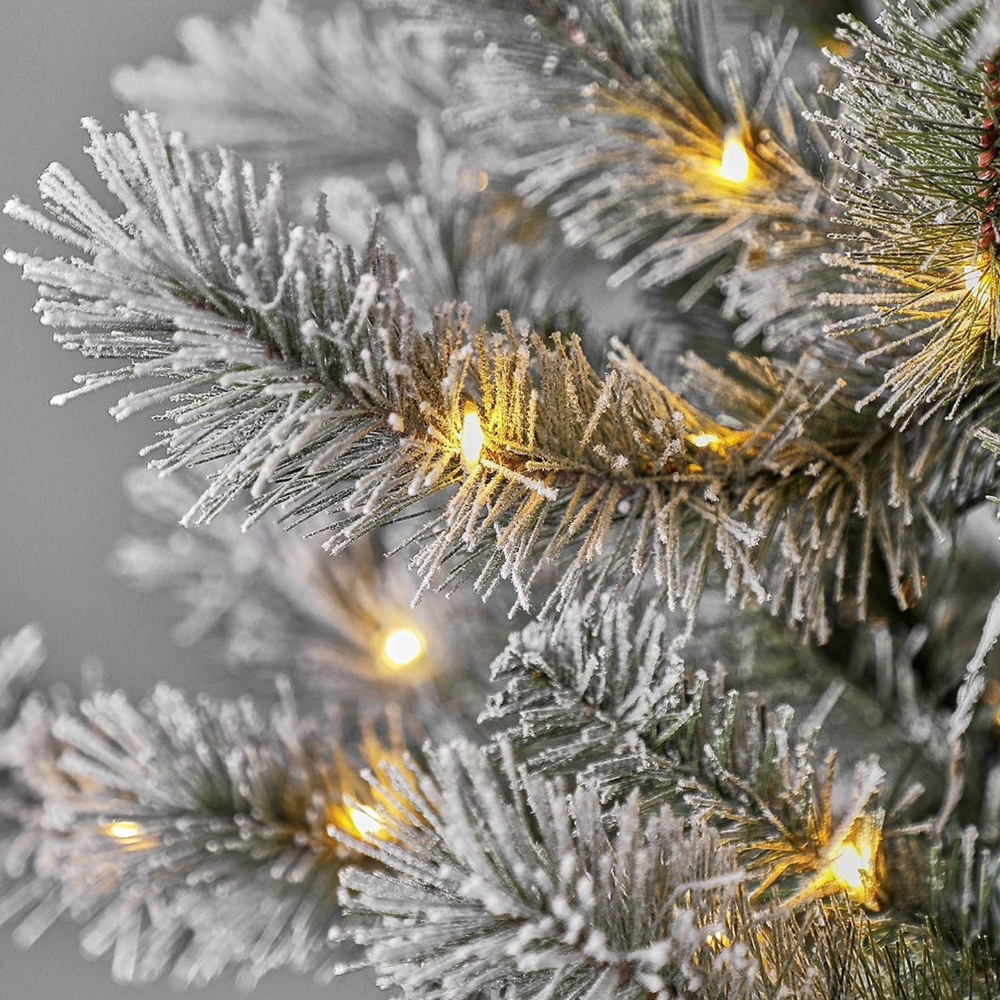 Home Heritage Natural Pine 7' Flocked 400 LED Pre-Lit Artificial Christmas Tree